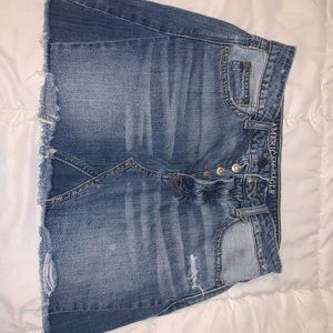 American eagle distressed jean skirt
